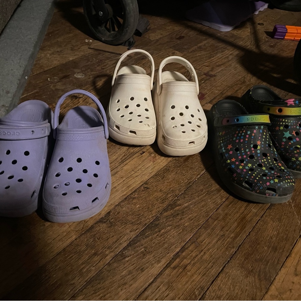 Purple crocs in good condition